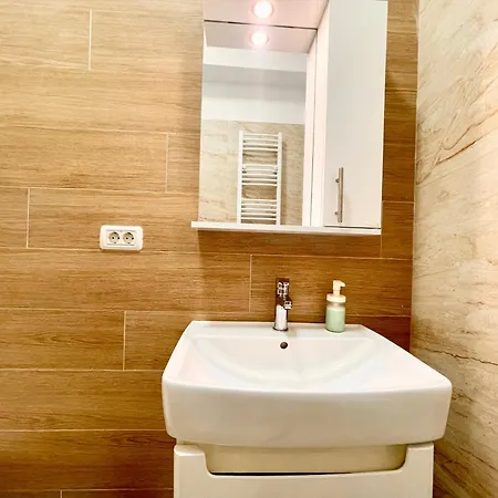 Address 25 - Palace Of Parliament Area