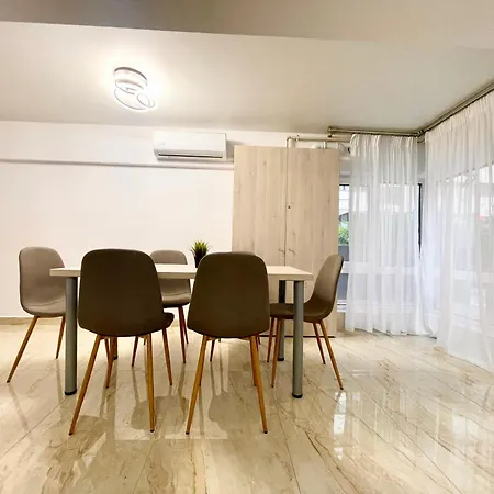 Address 25 - Palace Of Parliament Area Appartement Boekarest
