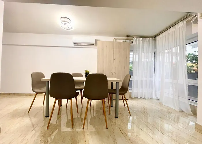 Address 25 - Palace Of Parliament Area Appartement Boekarest