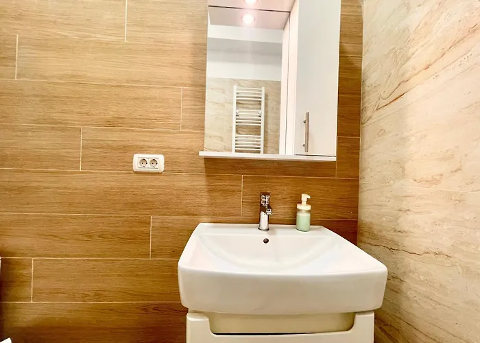 Address 25 - Palace Of Parliament Area